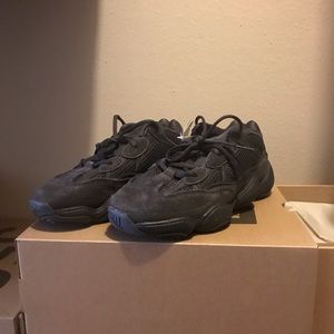 Yeezy 500 utility black